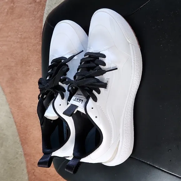Vans Ultra Range Ultra Cush White Sneakers Mns.7.5 .wmn.9