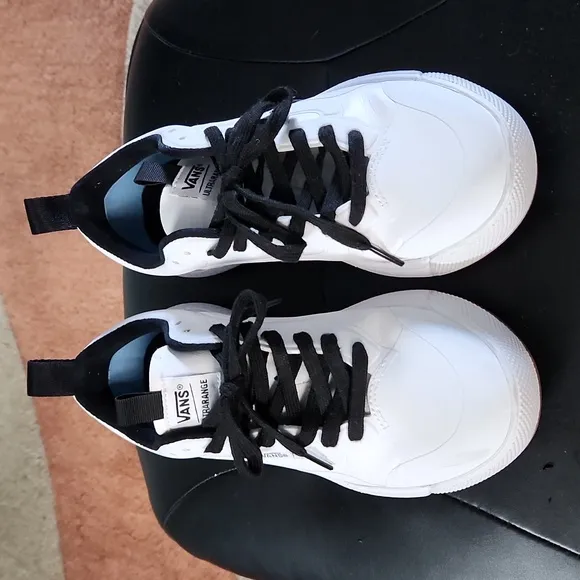 Vans Ultra Range Ultra Cush White Sneakers Mns.7.5 .wmn.9
