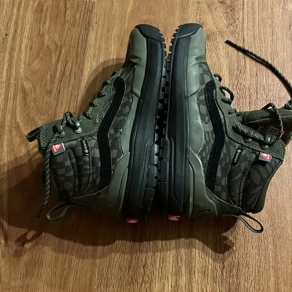Vans Ultrarange Exo Hi all weather Mte 66 supply grape leaf