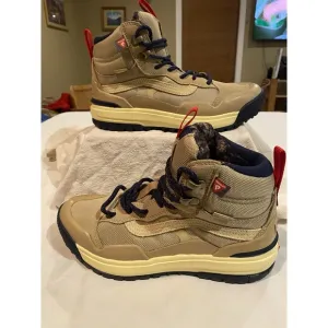 Vans Ultrarange Exo MTE-2 All Weather Boots Taos Taupe VN0A4BVSYUU Sz W-7.5 M-6