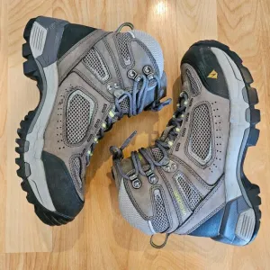 Vasque Boots Womens Size 7.5W Breeze 2.0 7481 Vibram Soles Hiking Outdoor Brown