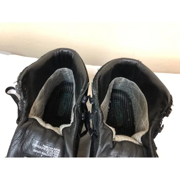 Vasque Gore-tex Hiking Boots Kids black  leather shoes Thinsulate US sz 4
