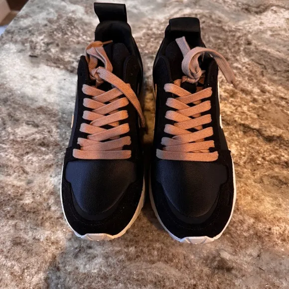 VEJA Black/Pearl Hiking Shoes