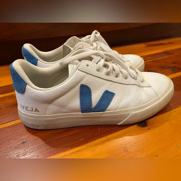 VEJA CAMPO CHROMEFREE LEATHER  WHITE/SWEDISH BLUE SIZE 8 shoes sneakers