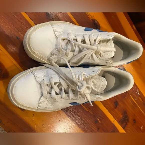 VEJA CAMPO CHROMEFREE LEATHER  WHITE/SWEDISH BLUE SIZE 8 shoes sneakers