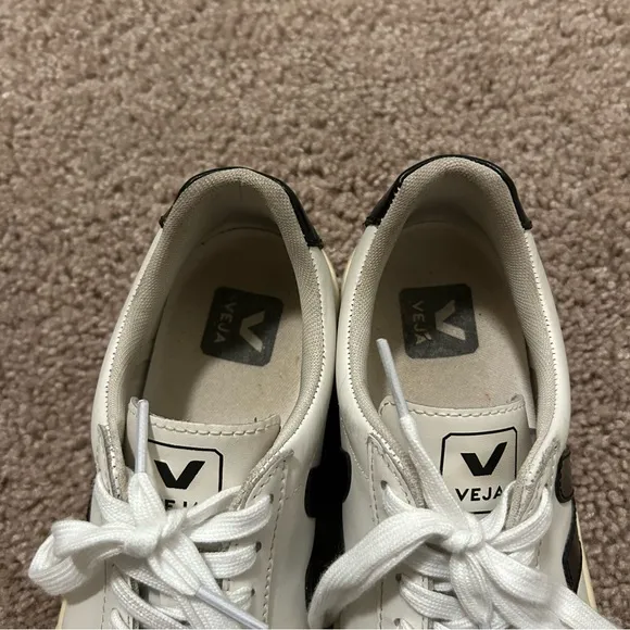 Veja Campo Leather White Sneakers Women’s Size 5 EU 36