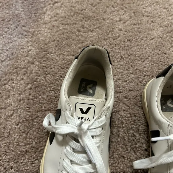 Veja Campo Leather White Sneakers Women’s Size 5 EU 36