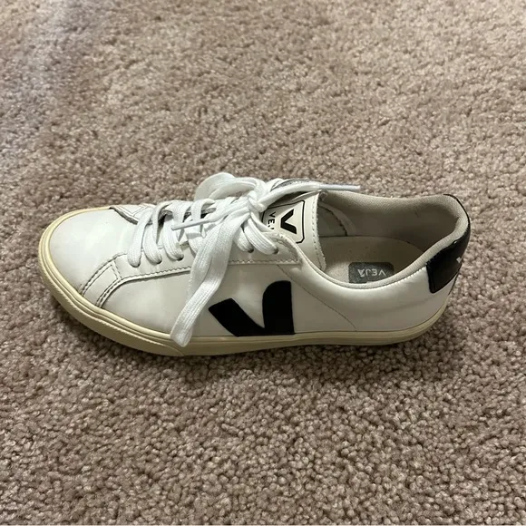 Veja Campo Leather White Sneakers Women’s Size 5 EU 36