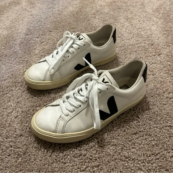 Veja Campo Leather White Sneakers Women’s Size 5 EU 36