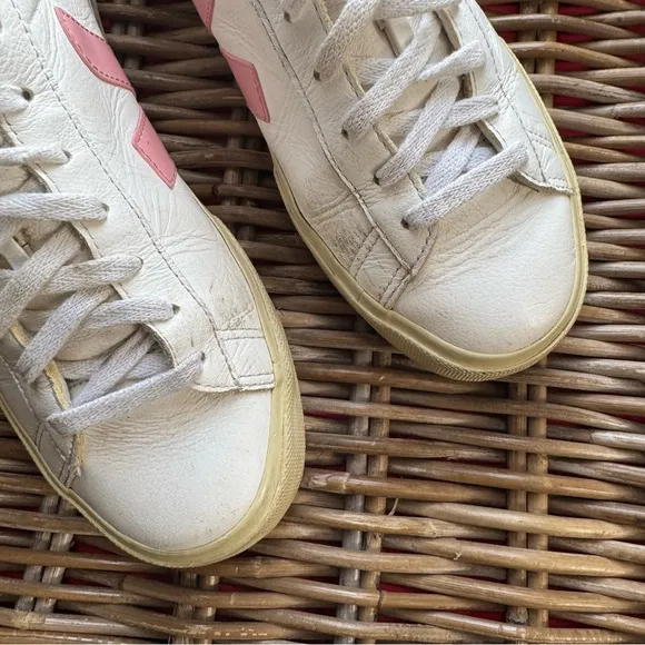 Veja Sneakers Womens 10 41 White Pink Leather Lace Up Casual Shoes