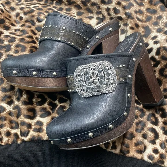 Vince Camuto Rare Leather Stunning Crystal Embroidered Shoes Never Used