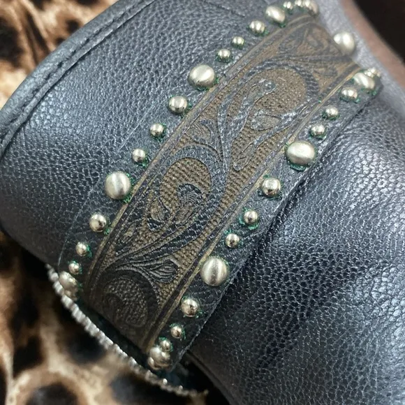Vince Camuto Rare Leather Stunning Crystal Embroidered Shoes Never Used