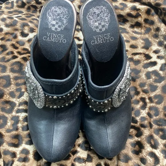 Vince Camuto Rare Leather Stunning Crystal Embroidered Shoes Never Used