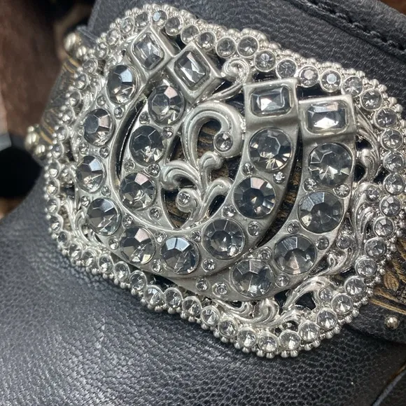 Vince Camuto Rare Leather Stunning Crystal Embroidered Shoes Never Used
