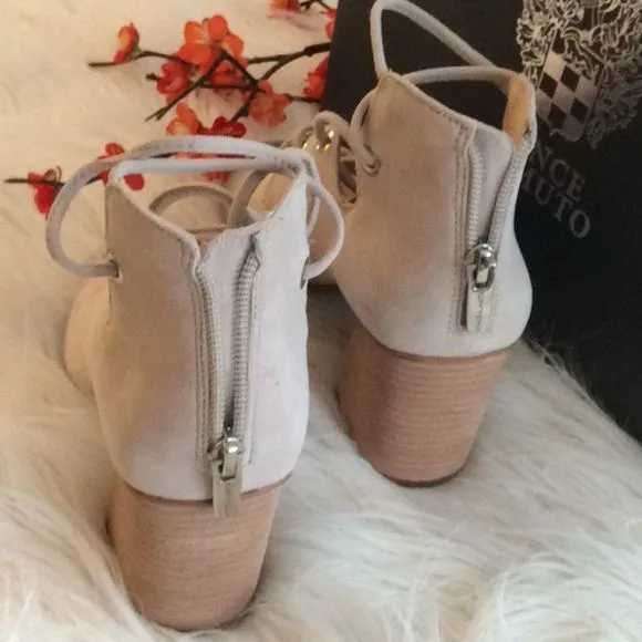 💞VINCE CAMUTO 💞tipsy taupe true suede shoes