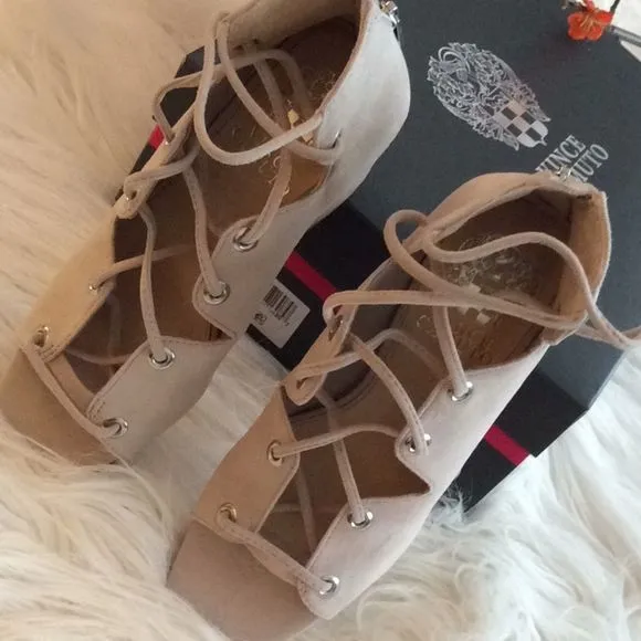 💞VINCE CAMUTO 💞tipsy taupe true suede shoes