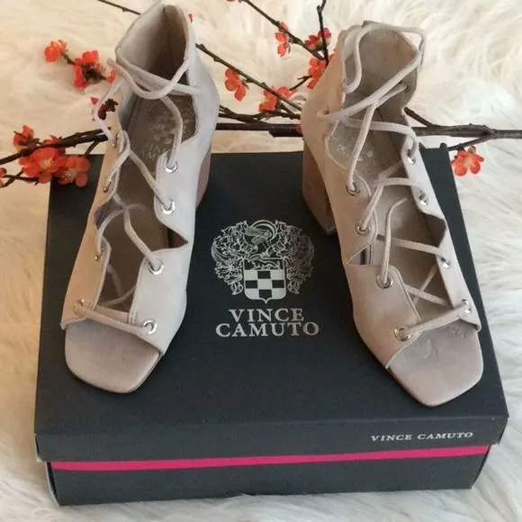 💞VINCE CAMUTO 💞tipsy taupe true suede shoes
