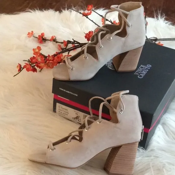 💞VINCE CAMUTO 💞tipsy taupe true suede shoes