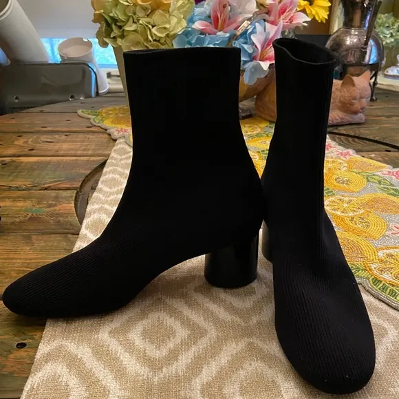 Vince Women's Tasha Round-Toe Mid-Heel Knit Booties