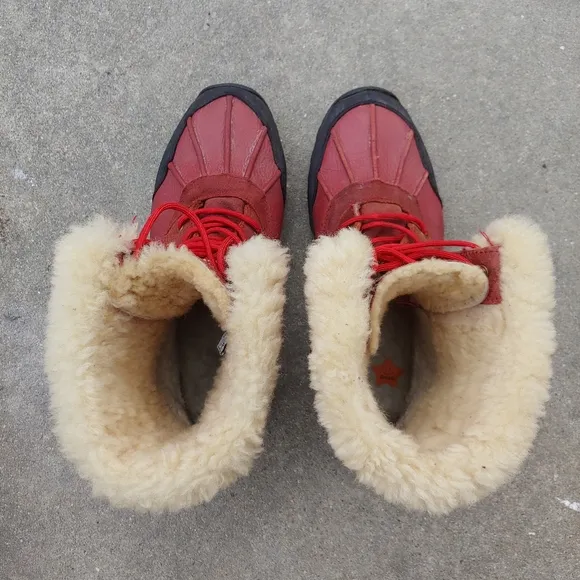 Vintage Bearpaw Signature Duck Boots