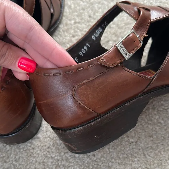 Vintage Cole Haan Women's Brown Leather Fisherman Sandal Shoe Size 9.5 AA