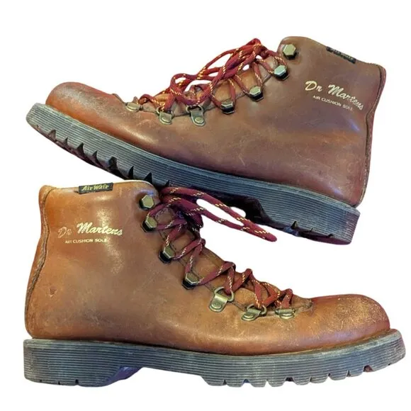 Vintage Dr. Martens Holt Hiking Work Boots Air Wair Lace Up 90s Y2K Chunky Ankle