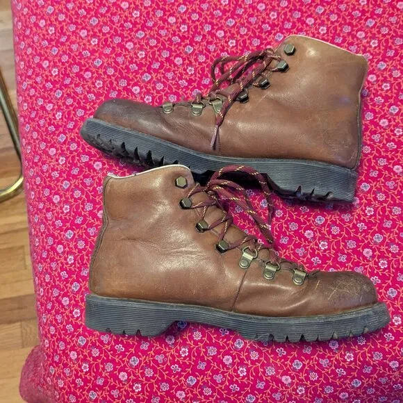Vintage Dr. Martens Holt Hiking Work Boots Air Wair Lace Up 90s Y2K Chunky Ankle
