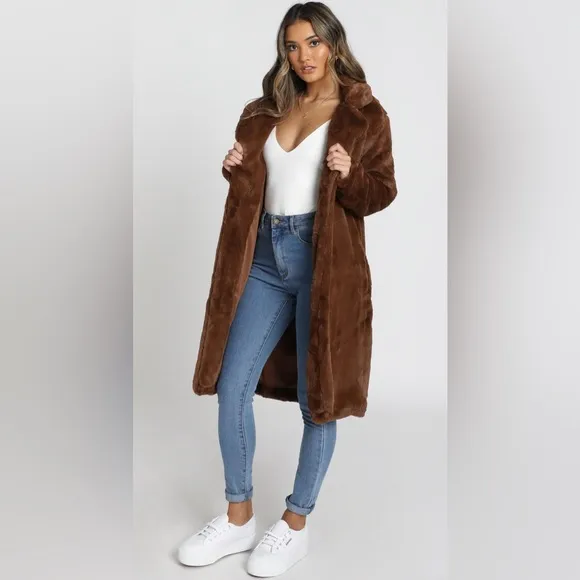 WARM AND COSY COAT IN CHOCOLATE
