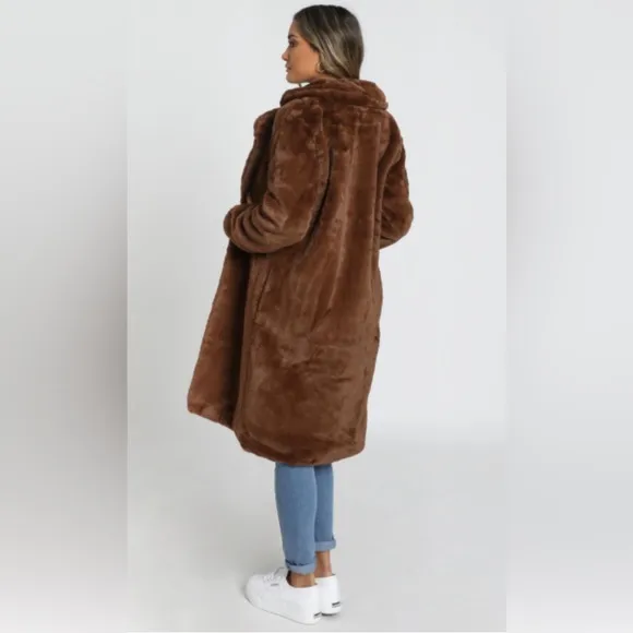 WARM AND COSY COAT IN CHOCOLATE