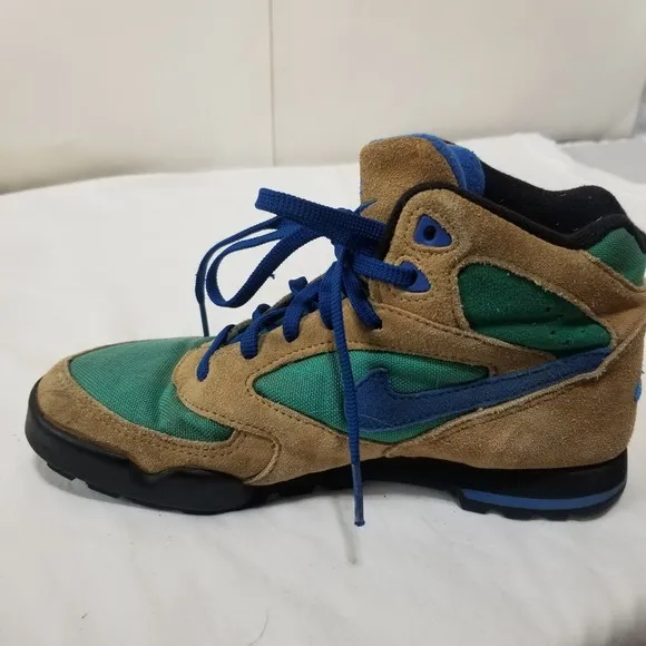 Womens 7.5 NIKE 1992 CALDERA ACG HIKING BOOT Tan Green Blue 921202 185008-341 00