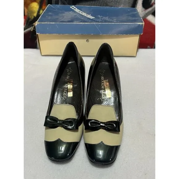 Women's Mercedes Patent Leather Shoes Rate Size 4 1/2 F Green &amp; Beige Mid Heel