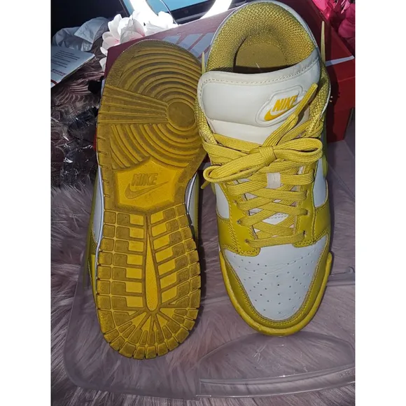 Women's Nike Dunk Low Sneakers Yellow/White