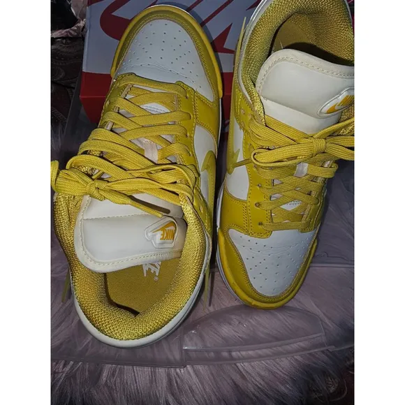 Women's Nike Dunk Low Sneakers Yellow/White