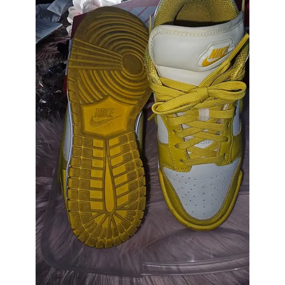 Women's Nike Dunk Low Sneakers Yellow/White