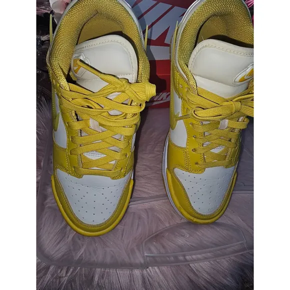Women's Nike Dunk Low Sneakers Yellow/White