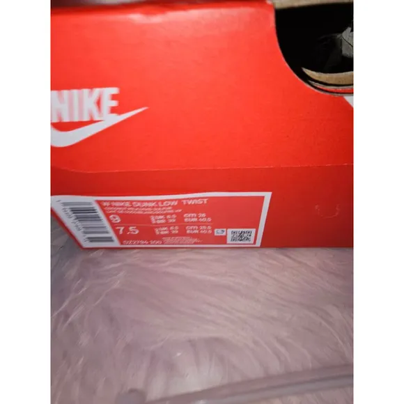 Women's Nike Dunk Low Sneakers Yellow/White