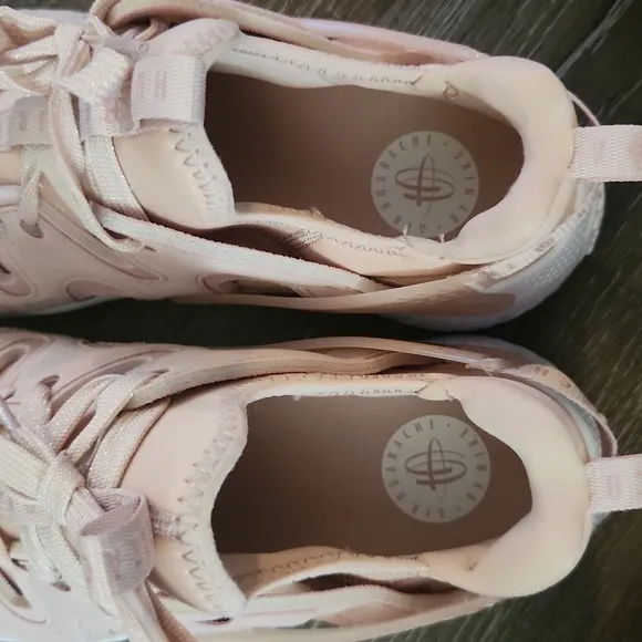 Women's Nike Hurache shoes