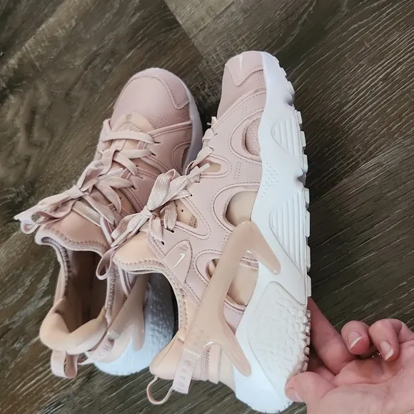 Women's Nike Hurache shoes