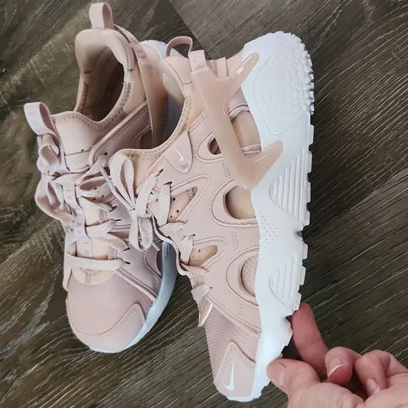 Women's Nike Hurache shoes