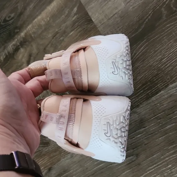Women's Nike Hurache shoes