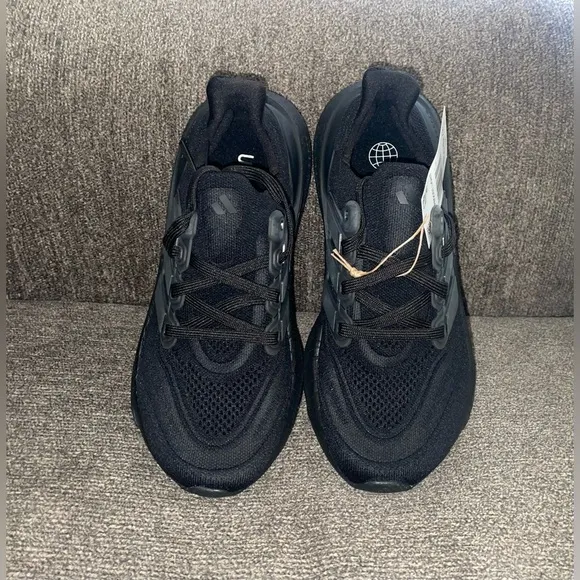 Women’s Size 6.5 Or Men’s Size 5.5 Adidas Ultraboost Light Core Black Shoes