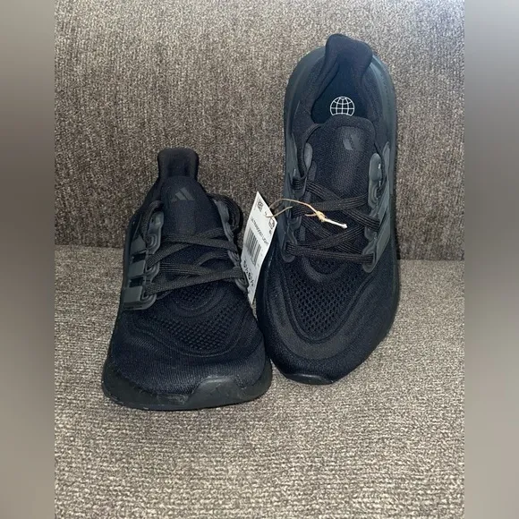 Women’s Size 6.5 Or Men’s Size 5.5 Adidas Ultraboost Light Core Black Shoes