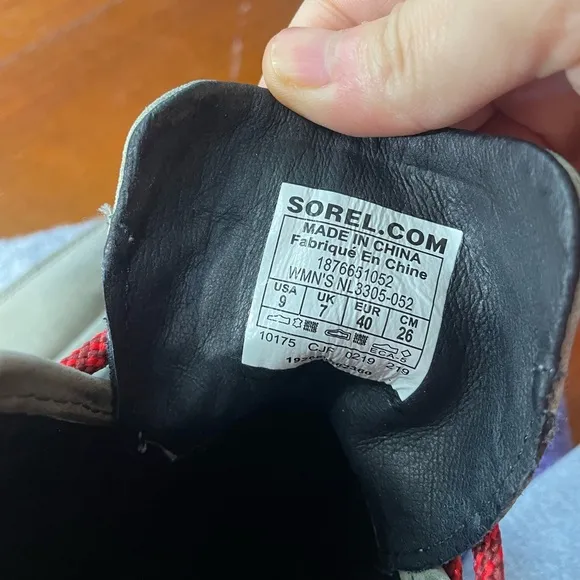 Women’s Sorel Blake Lace Up Hiker Inspired Leather Heeled Bootie ~ Size 9