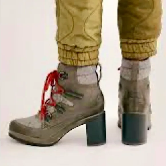 Women’s Sorel Blake Lace Up Hiker Inspired Leather Heeled Bootie ~ Size 9