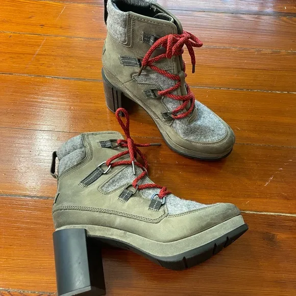 Women’s Sorel Blake Lace Up Hiker Inspired Leather Heeled Bootie ~ Size 9