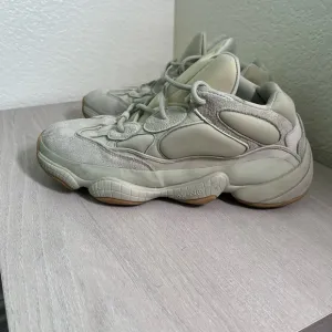 Yeezy Men's Shoes in Light Gray and Cream