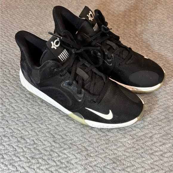 Youth Nike Kevin Durant Trey 5 VII Black Athletic Basketball Shoes Size 5